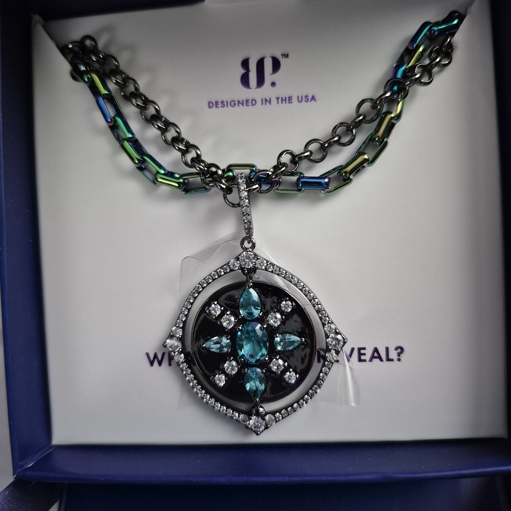 Elegant Black and Blue Pendant Necklace
